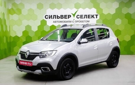 Renault Sandero II рестайлинг, 2019 год, 950 000 рублей, 1 фотография