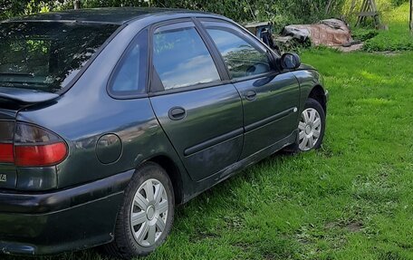 Renault Laguna II, 1994 год, 125 000 рублей, 2 фотография