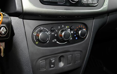 Renault Sandero II рестайлинг, 2019 год, 950 000 рублей, 19 фотография