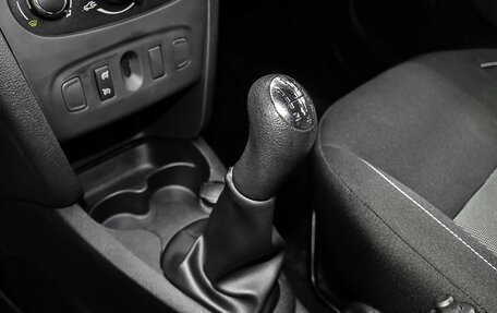 Renault Sandero II рестайлинг, 2019 год, 950 000 рублей, 20 фотография