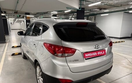 Hyundai ix35 I рестайлинг, 2011 год, 950 000 рублей, 10 фотография