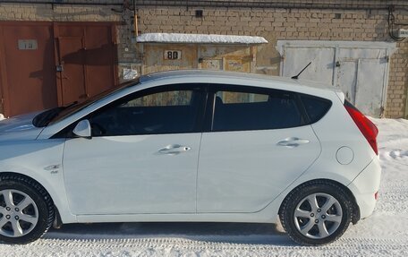 Hyundai Solaris II рестайлинг, 2013 год, 830 000 рублей, 4 фотография