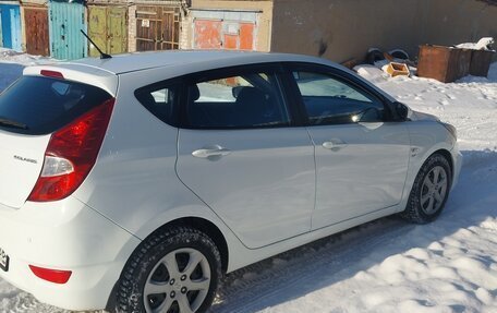 Hyundai Solaris II рестайлинг, 2013 год, 830 000 рублей, 3 фотография