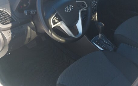 Hyundai Solaris II рестайлинг, 2013 год, 830 000 рублей, 10 фотография