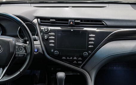 Toyota Camry, 2018 год, 2 899 000 рублей, 15 фотография