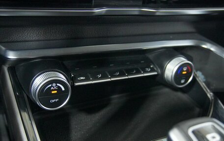 Geely Coolray I, 2020 год, 1 745 000 рублей, 13 фотография