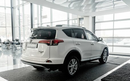 Toyota RAV4, 2017 год, 2 550 000 рублей, 2 фотография