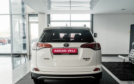 Toyota RAV4, 2017 год, 2 550 000 рублей, 4 фотография