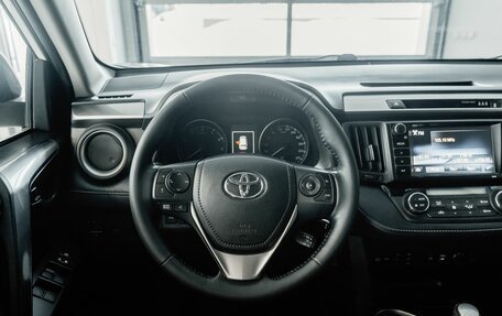 Toyota RAV4, 2017 год, 2 550 000 рублей, 13 фотография