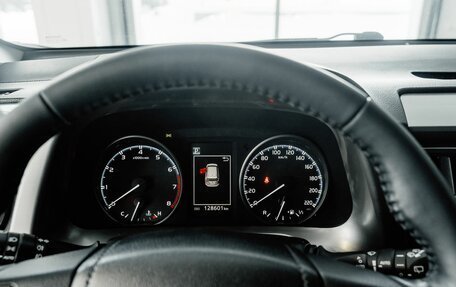 Toyota RAV4, 2017 год, 2 550 000 рублей, 14 фотография