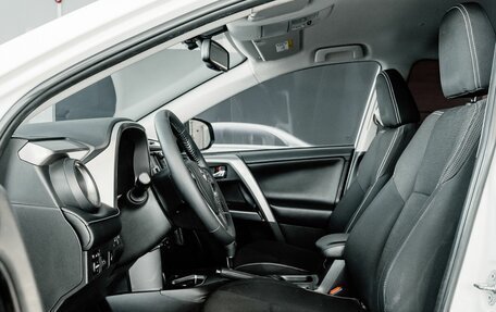 Toyota RAV4, 2017 год, 2 550 000 рублей, 10 фотография