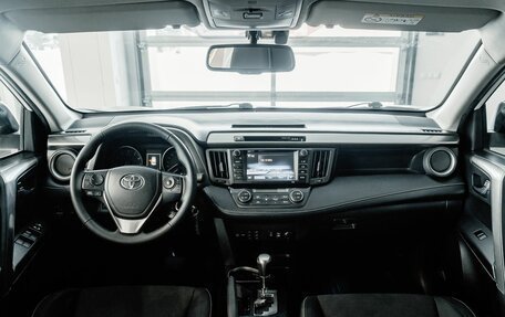 Toyota RAV4, 2017 год, 2 550 000 рублей, 12 фотография