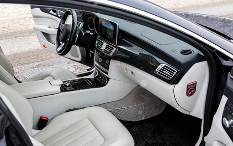 Mercedes-Benz CLS, 2016 год, 3 200 000 рублей, 14 фотография