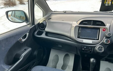 Honda Fit III, 2010 год, 759 000 рублей, 16 фотография