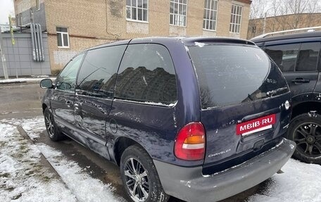 Chrysler Voyager III, 1996 год, 299 000 рублей, 3 фотография