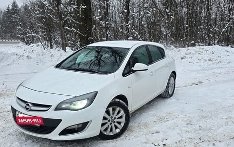 Opel Astra J, 2012 год, 620 000 рублей, 2 фотография
