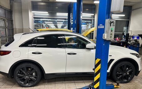 Infiniti FX II, 2010 год, 1 600 000 рублей, 3 фотография