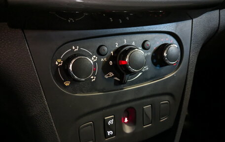 Renault Sandero II рестайлинг, 2017 год, 1 070 000 рублей, 25 фотография