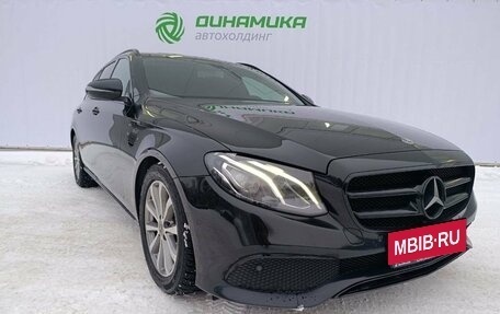 Mercedes-Benz E-Класс, 2018 год, 2 190 000 рублей, 3 фотография