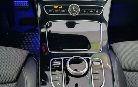 Mercedes-Benz E-Класс, 2018 год, 2 190 000 рублей, 32 фотография