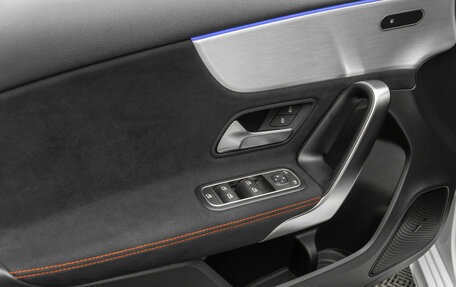 Mercedes-Benz A-Класс, 2019 год, 2 990 000 рублей, 15 фотография