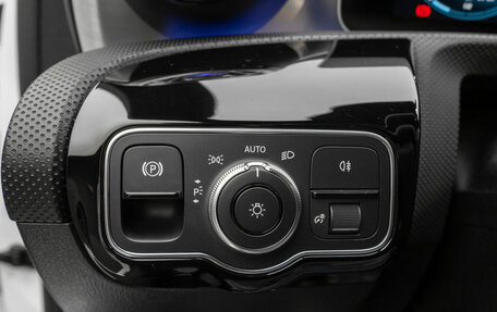 Mercedes-Benz A-Класс, 2019 год, 2 990 000 рублей, 16 фотография