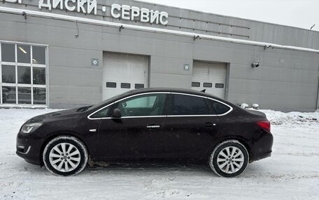 Opel Astra J, 2013 год, 990 000 рублей, 2 фотография