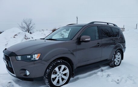 Mitsubishi Outlander III рестайлинг 3, 2011 год, 1 249 000 рублей, 1 фотография