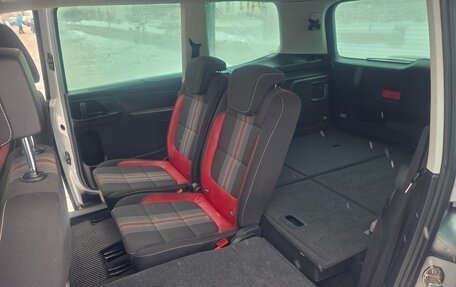 Volkswagen Sharan II, 2012 год, 1 550 000 рублей, 14 фотография