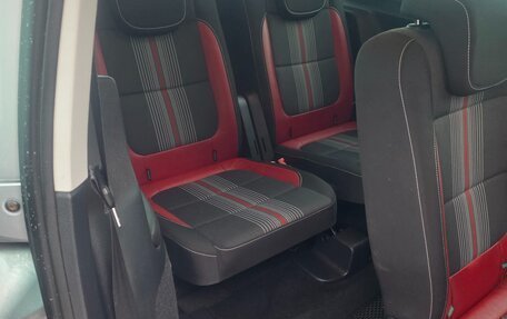 Volkswagen Sharan II, 2012 год, 1 550 000 рублей, 21 фотография