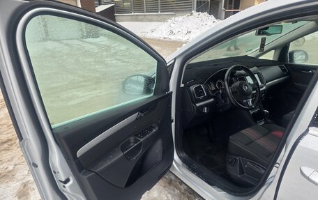 Volkswagen Sharan II, 2012 год, 1 550 000 рублей, 23 фотография