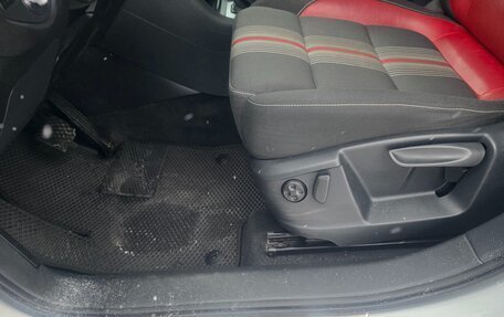 Volkswagen Sharan II, 2012 год, 1 550 000 рублей, 24 фотография