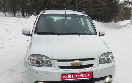 Chevrolet Niva I рестайлинг, 2015 год, 820 000 рублей, 1 фотография