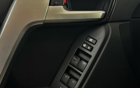 Toyota Land Cruiser Prado 150 рестайлинг 2, 2019 год, 4 529 000 рублей, 12 фотография