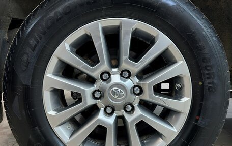 Toyota Land Cruiser Prado 150 рестайлинг 2, 2019 год, 4 529 000 рублей, 19 фотография