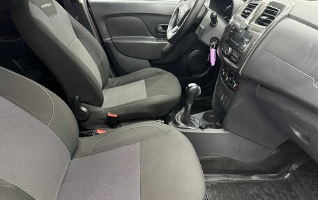 Renault Logan II, 2018 год, 1 219 000 рублей, 10 фотография