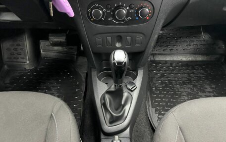 Renault Logan II, 2018 год, 1 219 000 рублей, 14 фотография