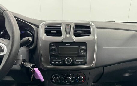 Renault Logan II, 2018 год, 1 219 000 рублей, 15 фотография