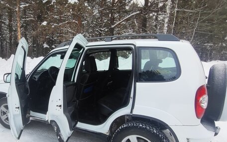 Chevrolet Niva I рестайлинг, 2015 год, 820 000 рублей, 5 фотография