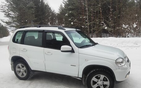 Chevrolet Niva I рестайлинг, 2015 год, 820 000 рублей, 3 фотография