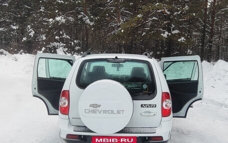 Chevrolet Niva I рестайлинг, 2015 год, 820 000 рублей, 6 фотография