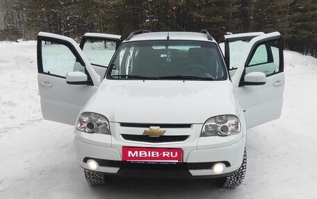 Chevrolet Niva I рестайлинг, 2015 год, 820 000 рублей, 8 фотография