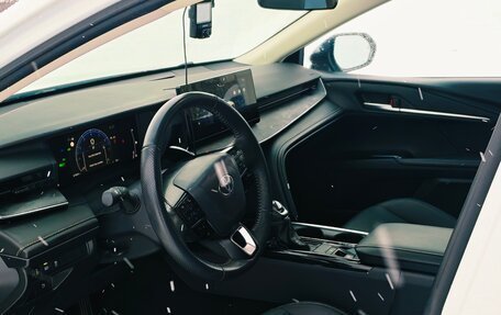 Toyota Camry, 2024 год, 3 890 000 рублей, 7 фотография