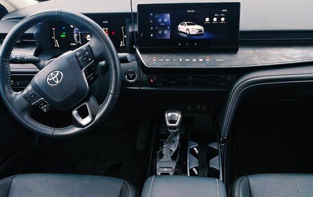 Toyota Camry, 2024 год, 3 890 000 рублей, 10 фотография