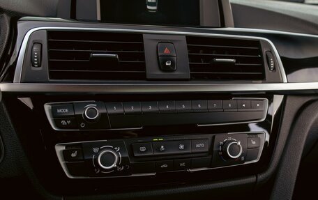 BMW 3 серия, 2018 год, 2 895 000 рублей, 24 фотография