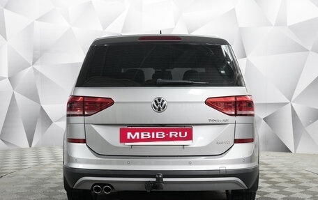 Volkswagen Touran III, 2020 год, 2 385 000 рублей, 4 фотография