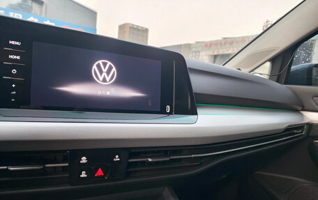 Volkswagen Golf VIII, 2021 год, 1 350 008 рублей, 9 фотография