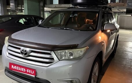 Toyota Highlander III, 2012 год, 2 300 000 рублей, 15 фотография