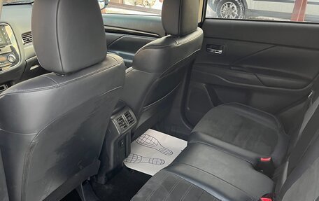 Mitsubishi Outlander III рестайлинг 3, 2019 год, 1 800 000 рублей, 7 фотография