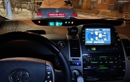 Toyota Prius, 2005 год, 625 000 рублей, 16 фотография